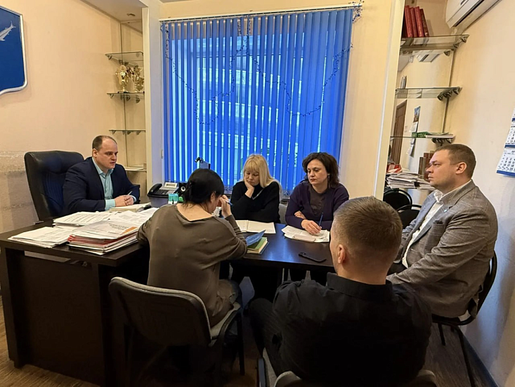 В администрации Фрунзенского района обсудили вопросы содержания контейнерных площадок