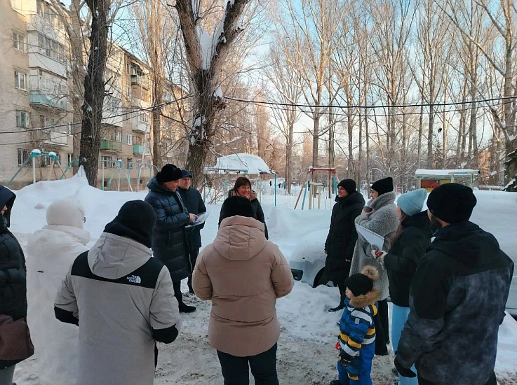 Во Фрунзенском районе прошла встреча с инициативной группой жителей ул. Шелковичная, 174